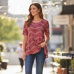 LuLaRoe // Red Chevron // Short Sleeve Top